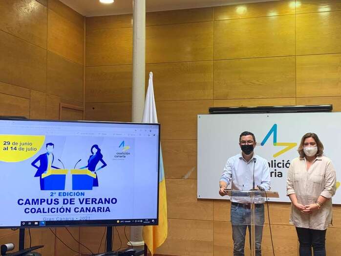 El teldense Pablo Rodríguez y Beatriz Calzada presentaron el campus este lunes / TA